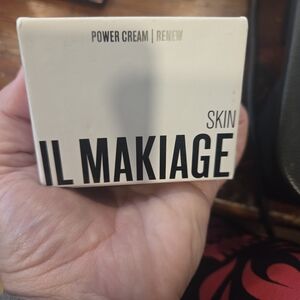 IL MAKIAGE Power Cream Renew in White